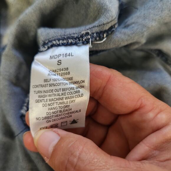 MISS ME CHAMBRAY & LACE KEEPSAKE ROMPER DENIM JUMPSUIT Small Pockets - Picture 10 of 14